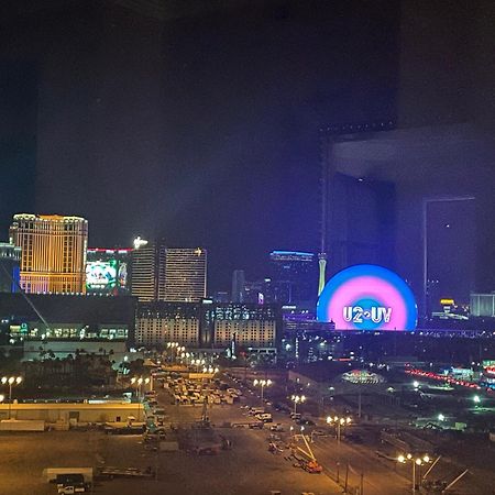 Signature Mgm Suite With Strip And Sphere View 拉斯维加斯 外观 照片